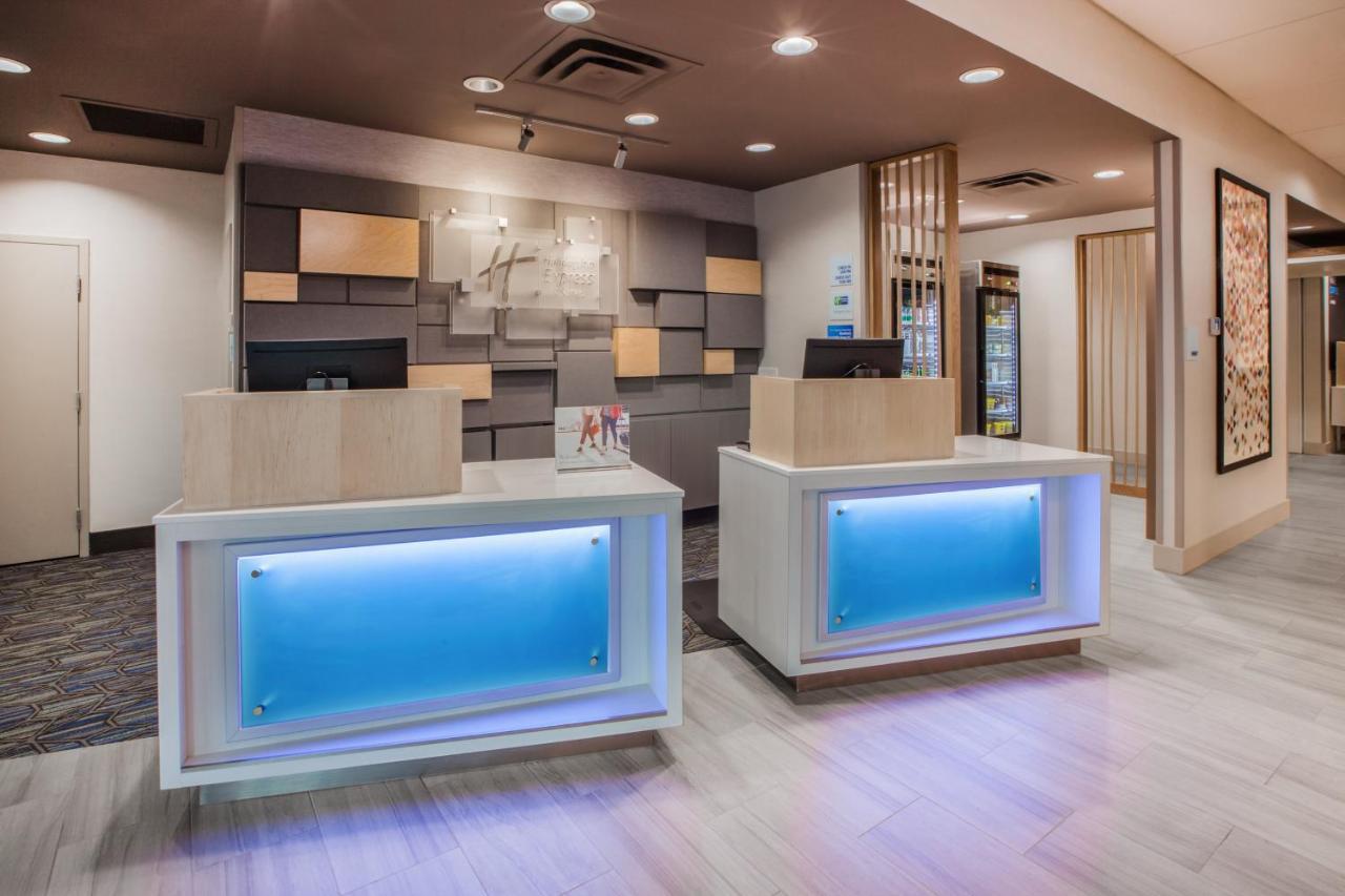 Holiday Inn Express & Suites - Madison West - Middleton By Ihg 外观 照片