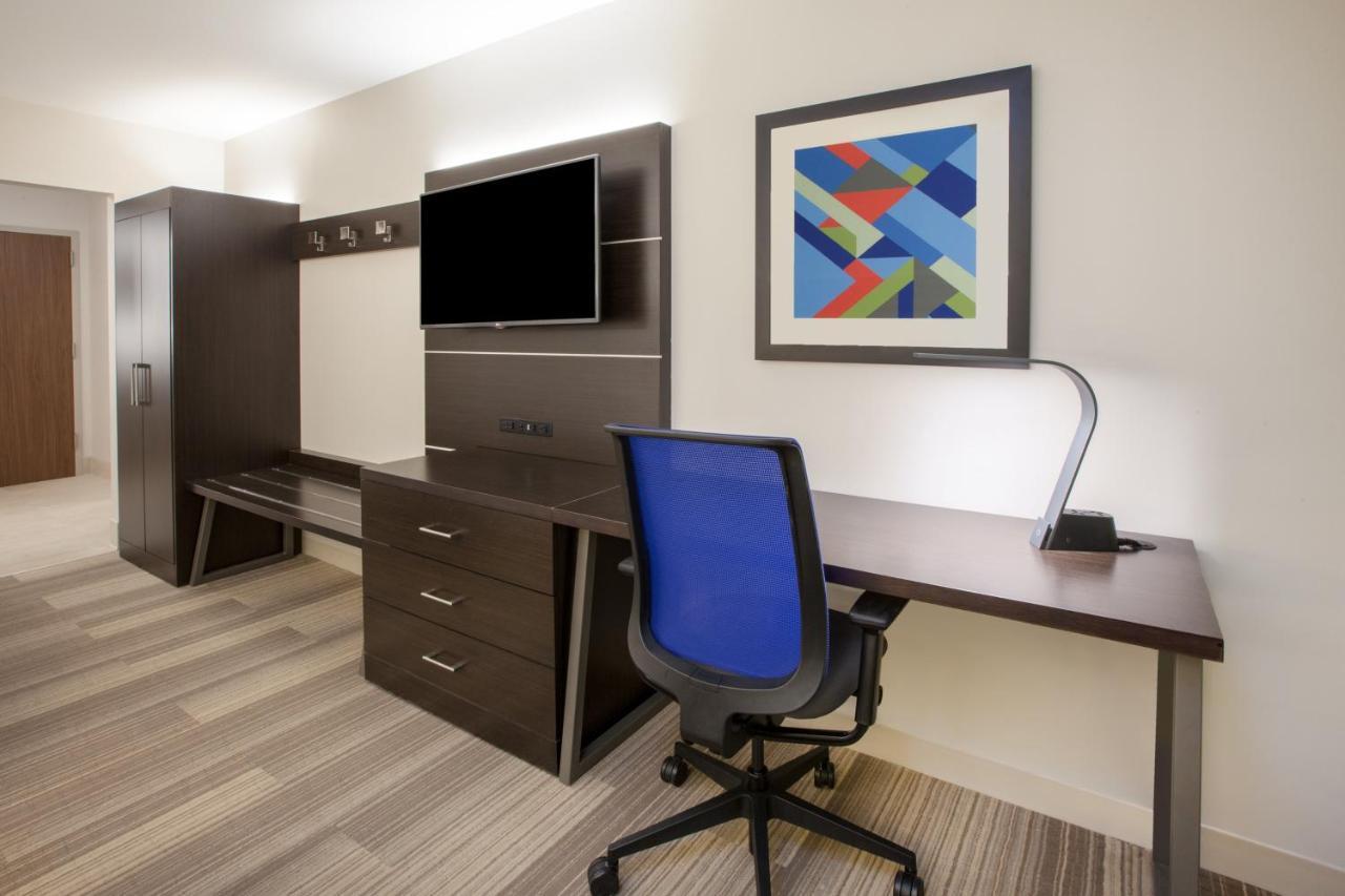 Holiday Inn Express & Suites - Madison West - Middleton By Ihg 外观 照片