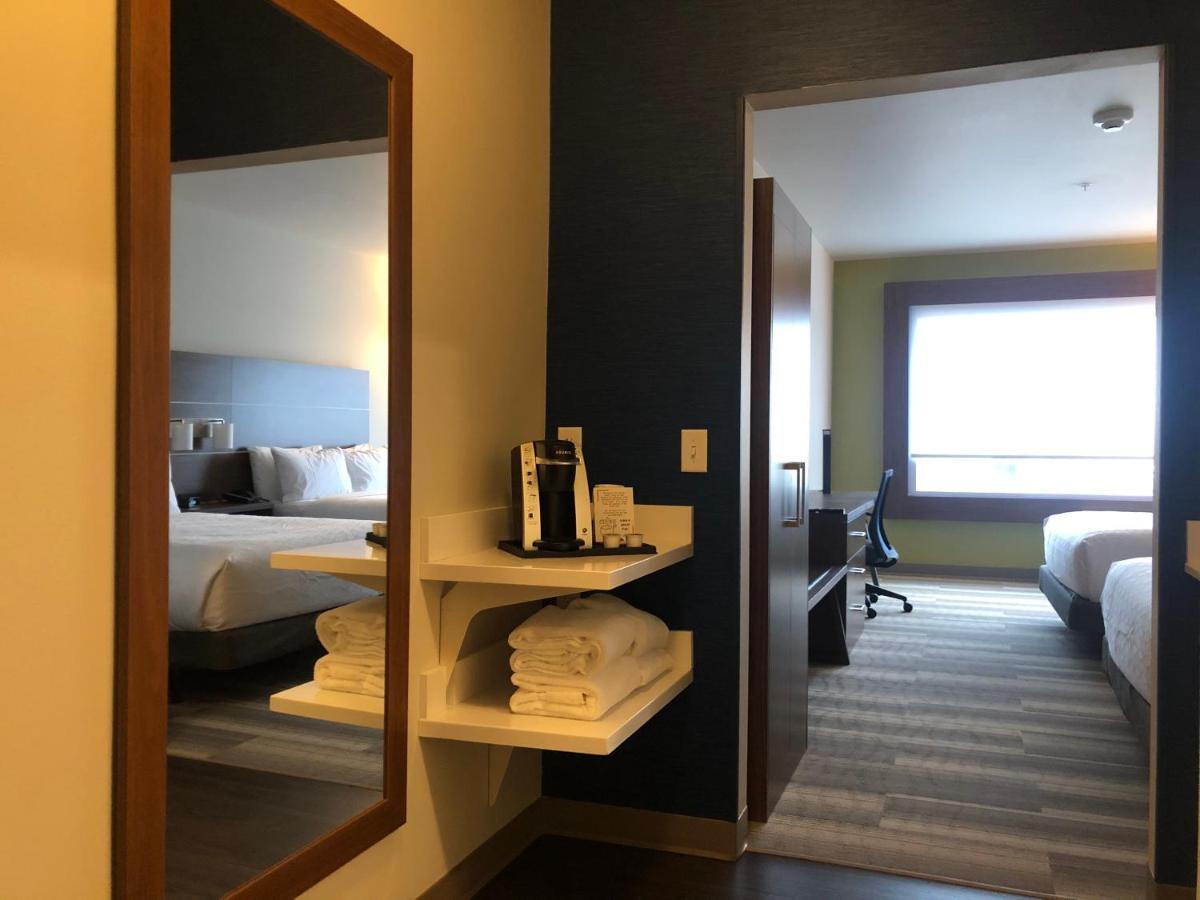 Holiday Inn Express & Suites - Madison West - Middleton By Ihg 外观 照片
