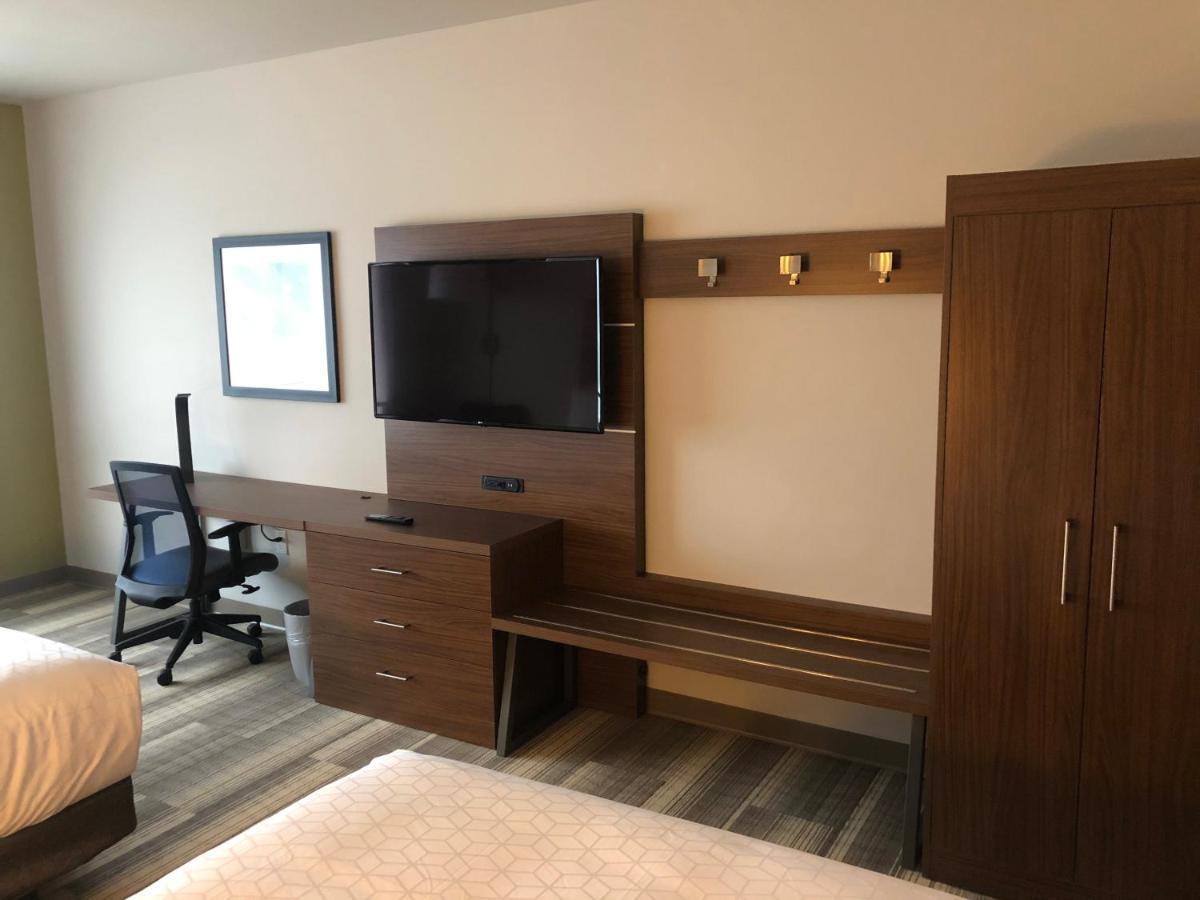 Holiday Inn Express & Suites - Madison West - Middleton By Ihg 外观 照片