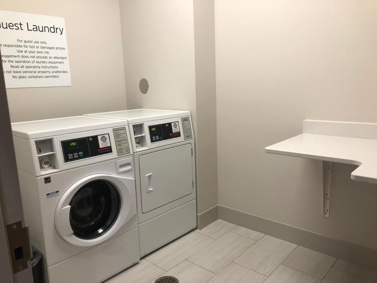 Holiday Inn Express & Suites - Madison West - Middleton By Ihg 外观 照片