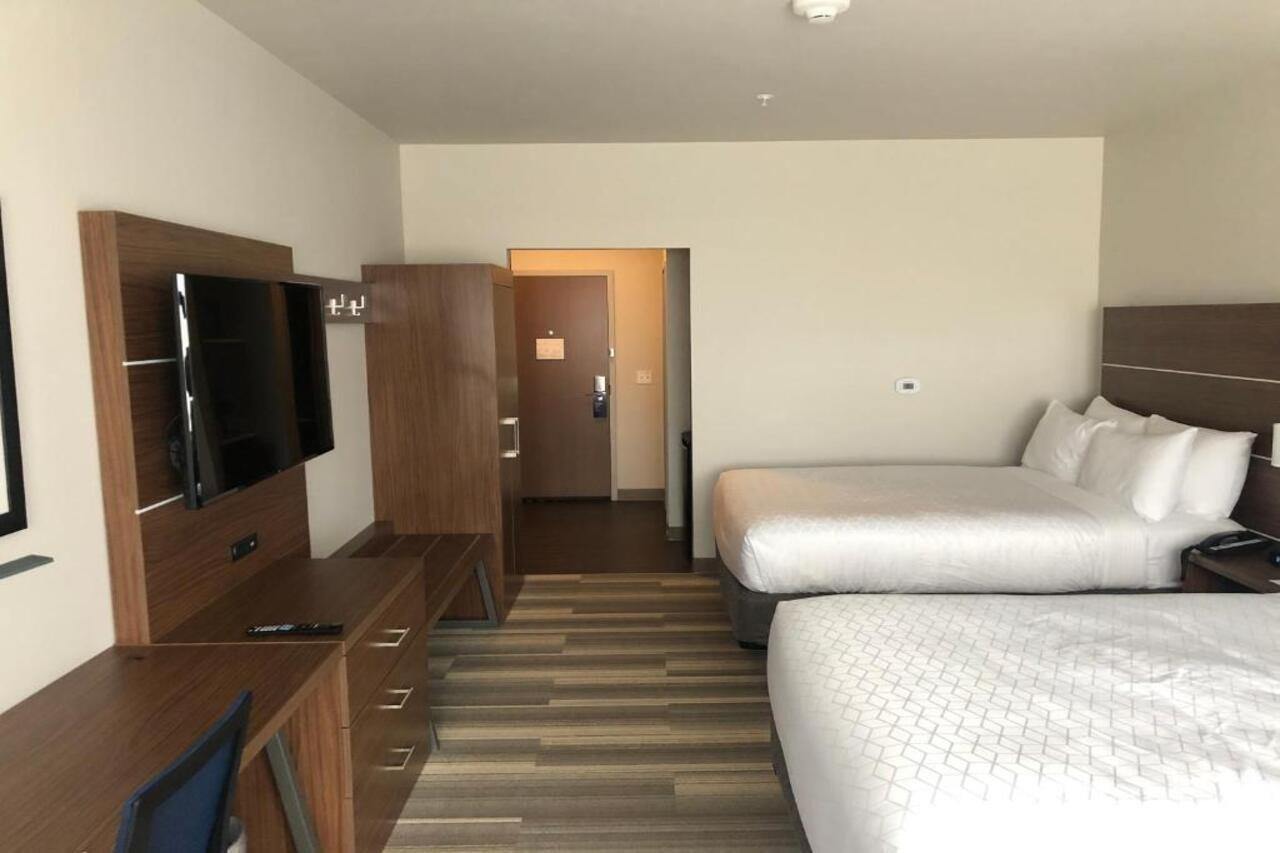 Holiday Inn Express & Suites - Madison West - Middleton By Ihg 外观 照片