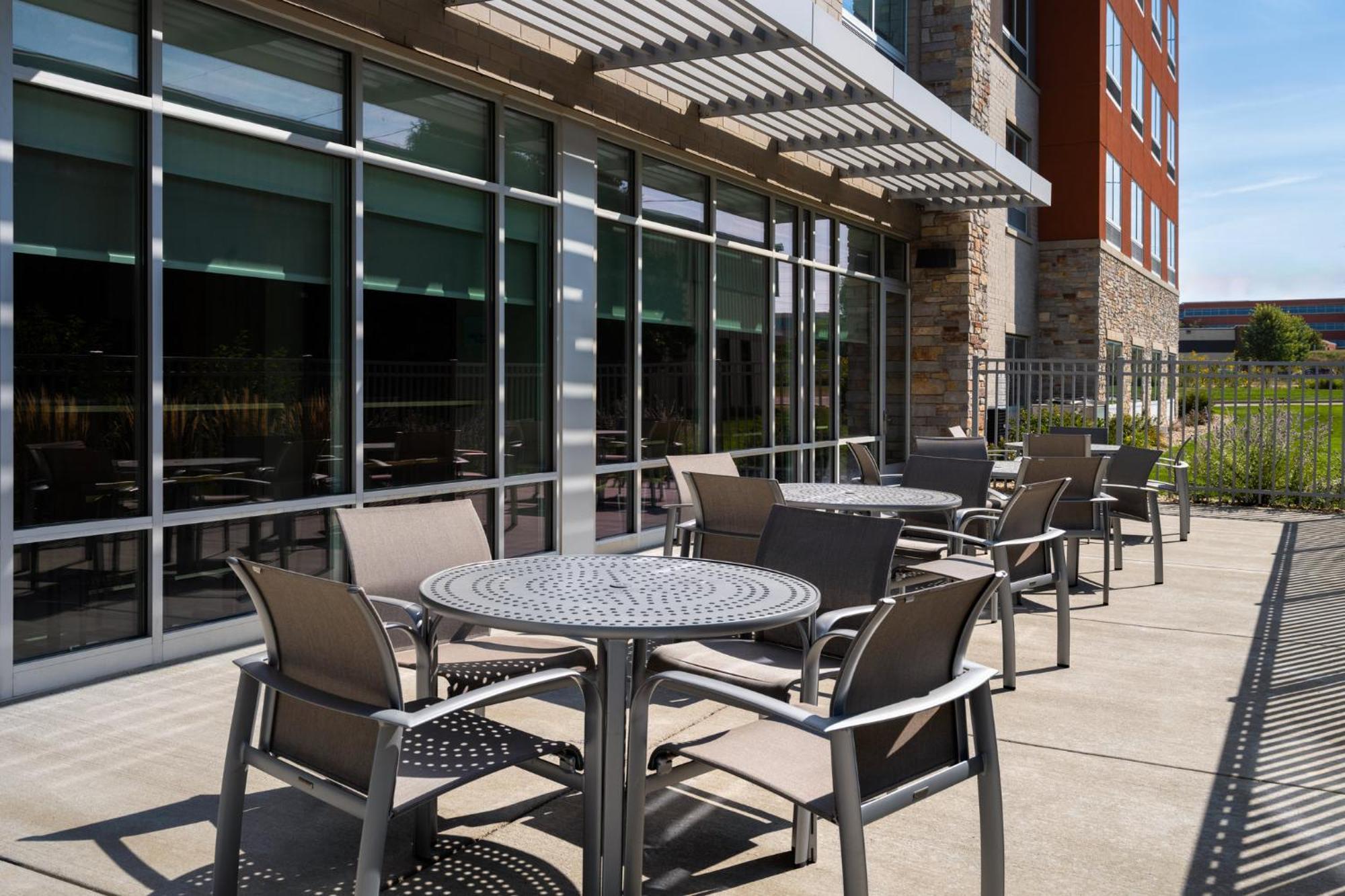 Holiday Inn Express & Suites - Madison West - Middleton By Ihg 外观 照片