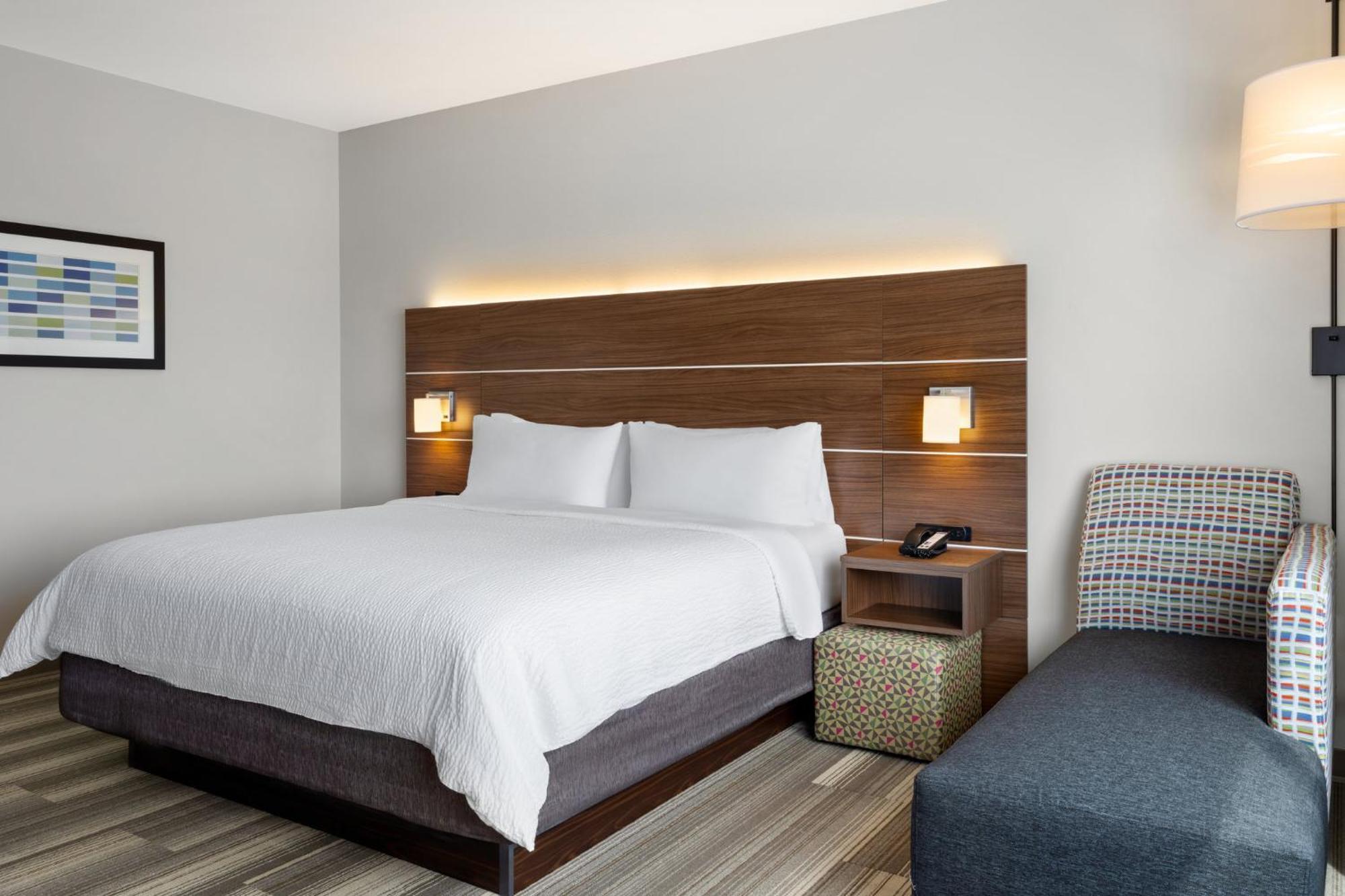 Holiday Inn Express & Suites - Madison West - Middleton By Ihg 外观 照片