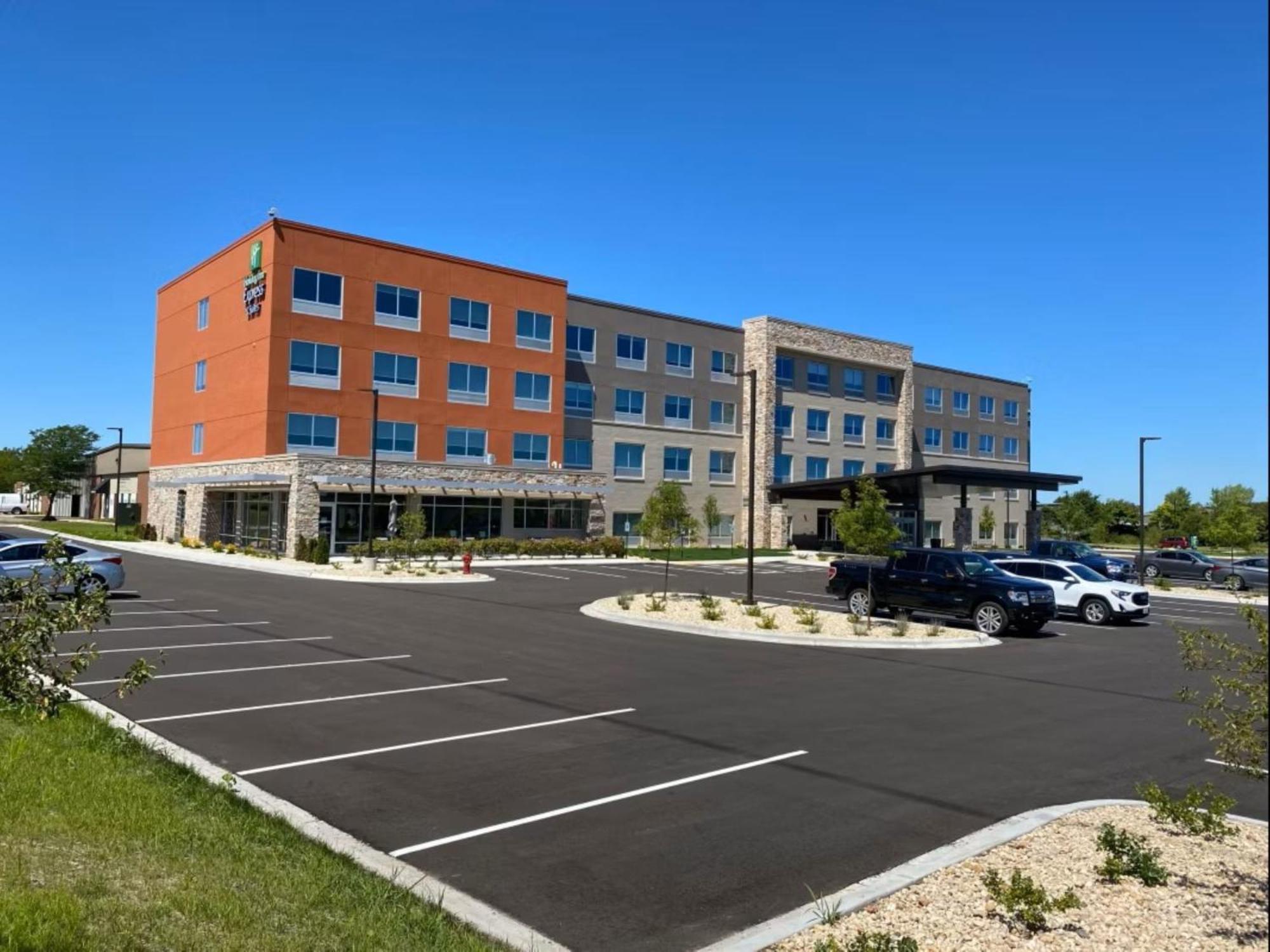 Holiday Inn Express & Suites - Madison West - Middleton By Ihg 外观 照片